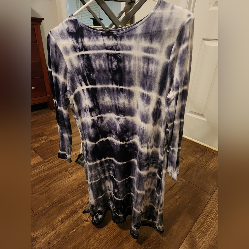 Alya size S quart lenth sleeve dress